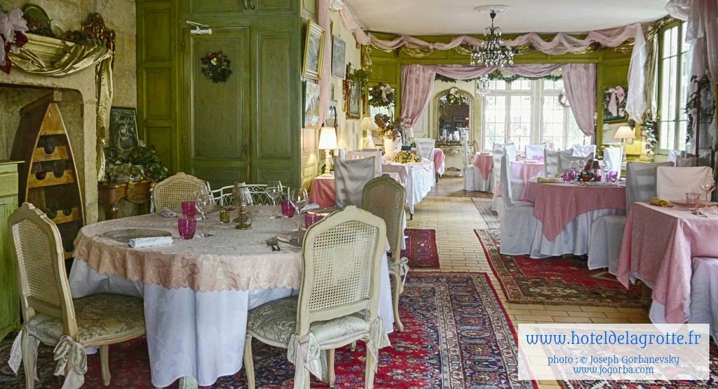 Hotel De La Grotte มงทิญญัก ภายนอก รูปภาพ