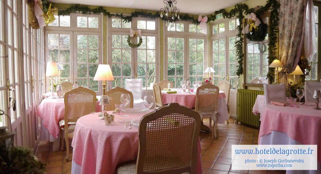 Hotel De La Grotte มงทิญญัก ภายนอก รูปภาพ