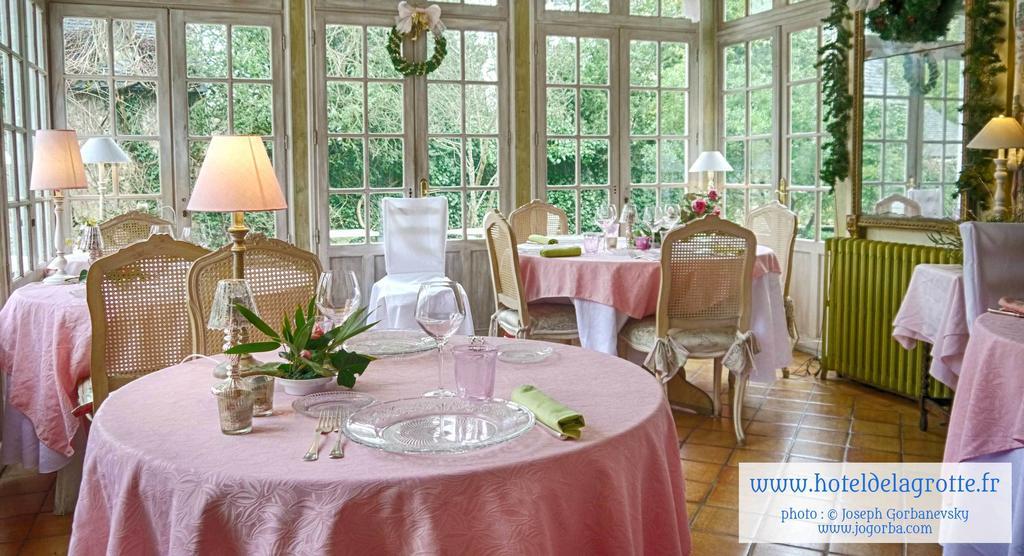 Hotel De La Grotte มงทิญญัก ภายนอก รูปภาพ